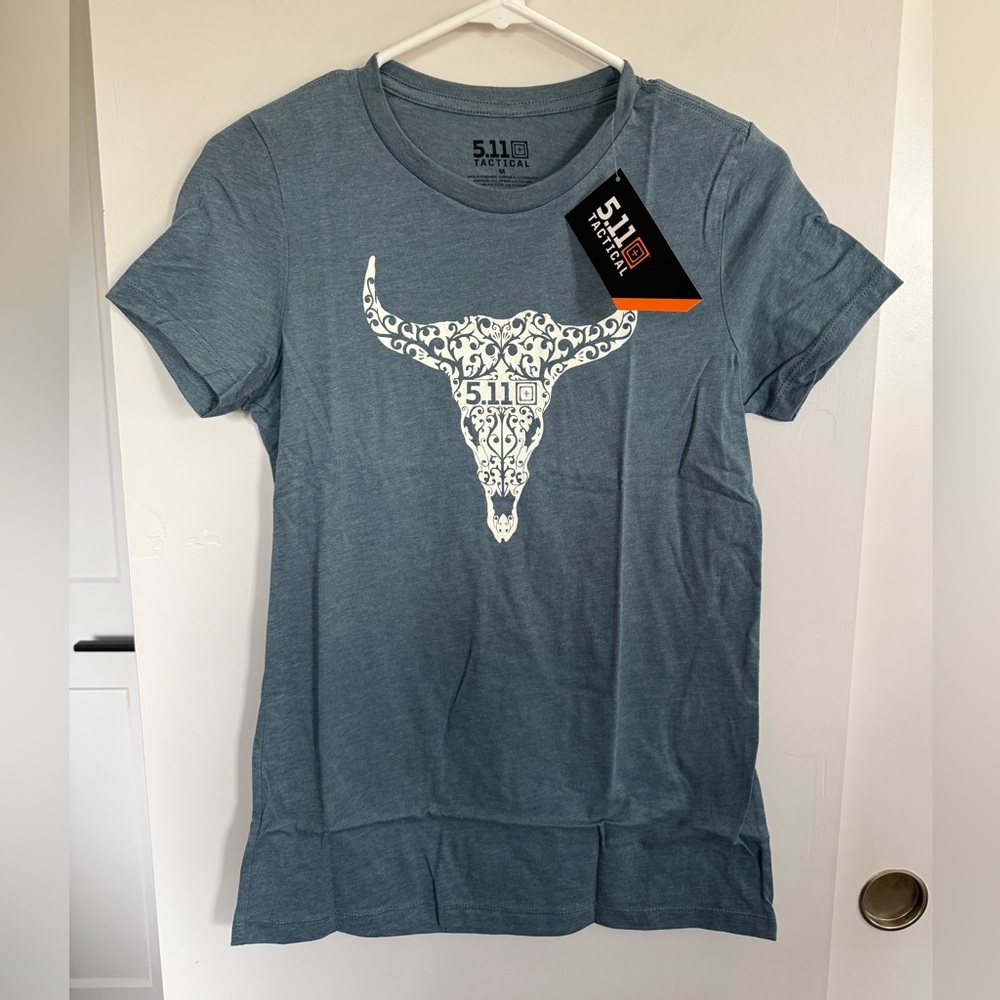 NWT 5.11 Tactical Women’s Longhorn Skull Tee Size M P2P 18”